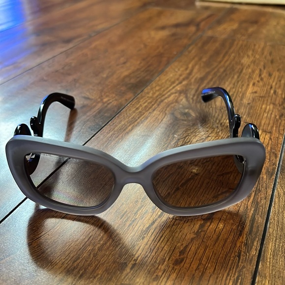 Prada Women Sunglasses - Picture 3 of 7